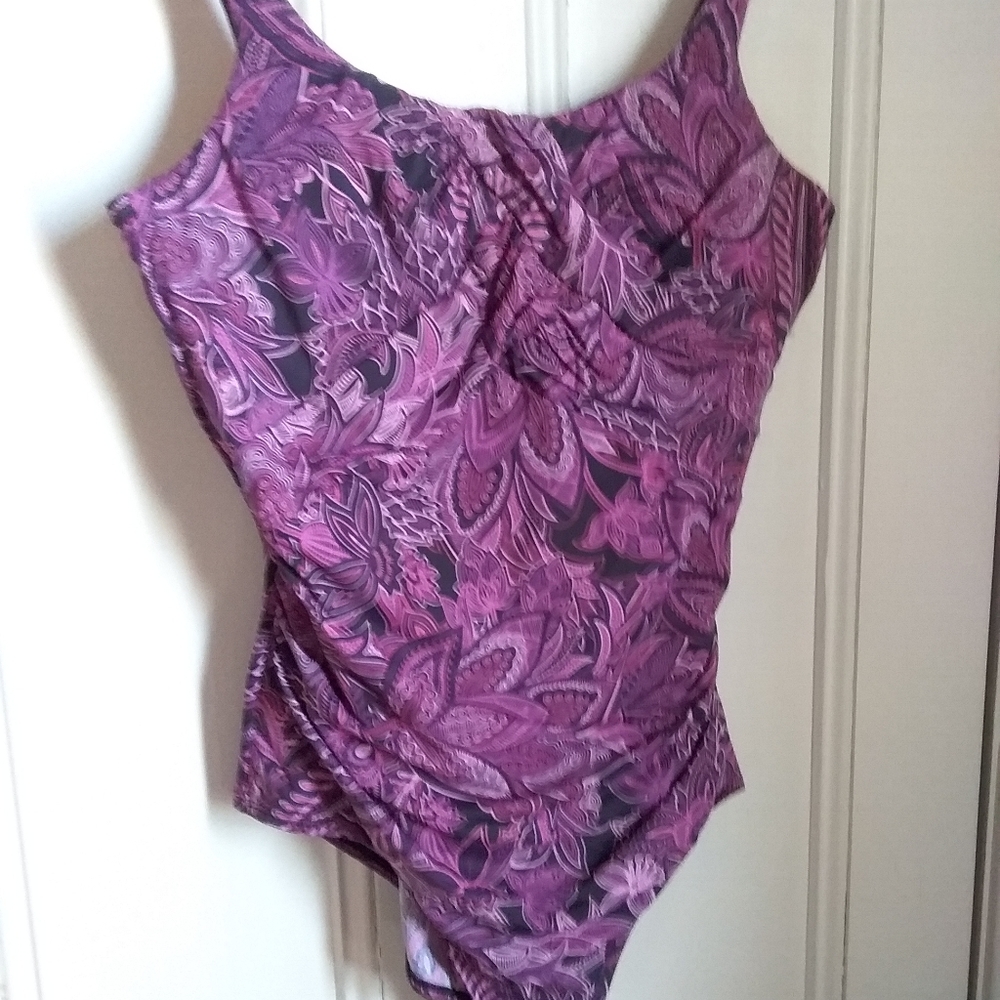 Land's End Carmela Slendersuit 16D
